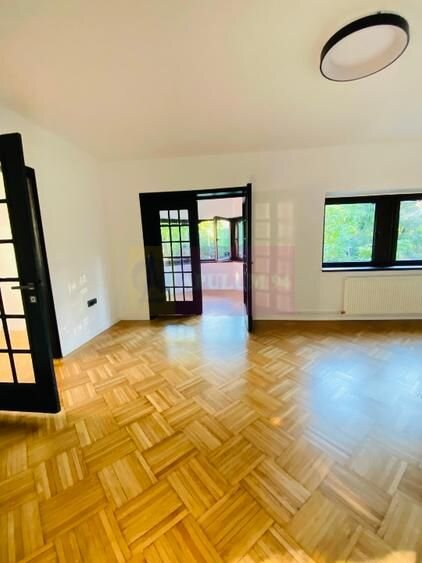 Spatiu renovat, cu expunere directa pe Calea Dorobantilor, ideal cabinet